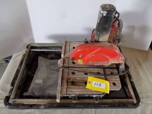 lot 113 image: Husky tile saw  Wet saw, with Extra Blade