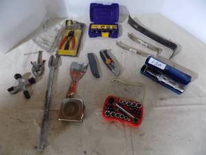 lot 130 image: Lot Of Hand Tools