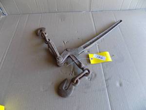 lot 166 image: Large Chain Binder