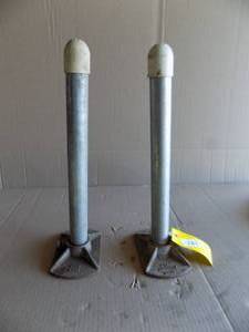 lot 167 image: 2 Dock Legs with Pads 1 34 x 18