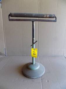 lot 172 image: Adjustable Roller Stand