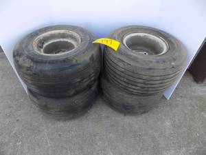 lot 197 image: 4 Trailer Tires, 4 Hole 