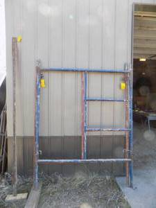 lot 210 image: Scaffolding & Braces, Red & Blue, 60x76, with 2 - 7 brace angle iron