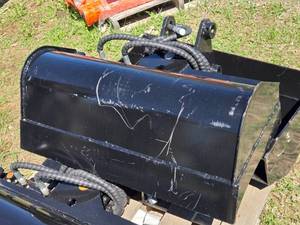 lot 9 image: 3 Ton Mini Excavator Hydraulic Tilt Bucket
