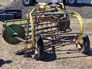 lot 67 image: John Deere Model 894 Hay Rake Works - Needs New Bearing that Holds the Chain