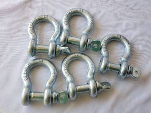 lot 74 image: Lot of 5 WLL 4 34T, 34 Shackles