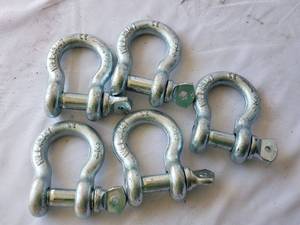lot 75 image: Lot of 5 WLL 4 34T, 34 Shackles