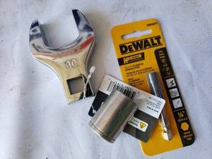 lot 106 image: Sunex 30mm crowfoot wrench, Dewalt magnetic bit holder, Socket
