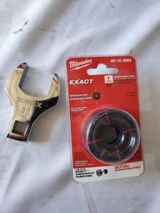 lot 108 image: Milwaukee Exact Knockout Die and SUNEX Crowfoot 30 MM Wrench