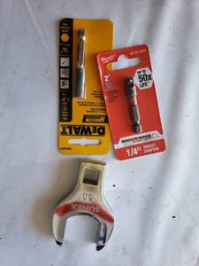 lot 109 image: Lot of 3 Hand Tools SunEx Wrench Adapter and Socket Adapters