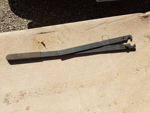lot 142 image: Fan Clutch Wrench