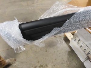 lot 153 image: NEW LUND BLACK NERF BARS, 6 INCH  NSN
