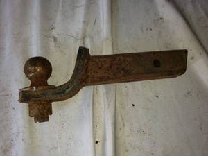 lot 155 image: Metal Hitch Ball Mount