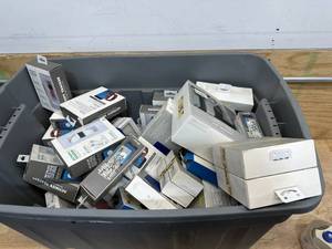 lot 116 image: Electronic Variety Box