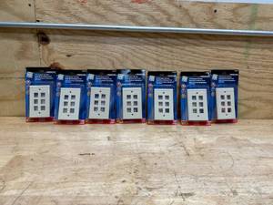 lot 117 image: (7) Monster Just Hook it 140239-00 6 Port Computer Wall Plate