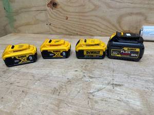 lot 148 image: (4) DeWALT Batteries