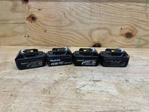 lot 171 image: (4) Makita Batteries