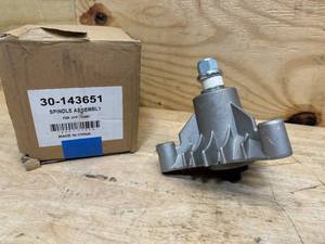 lot 179 image: Mower Spindle Assembly Fits AYP Craftsman Husqvarna