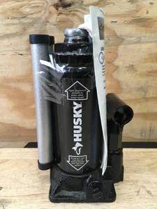 lot 67 image: Husky 6 Ton Bottle Jack