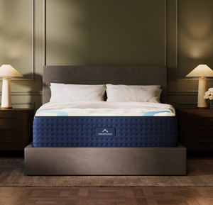 lot 16 image: Dreamcloud Premier Luxury Hybrid Memory Foam 13 King Mattress 050525329.14