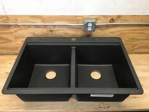 lot 191 image: Black 33 Double Basin Kitchen Sink (Cracked)