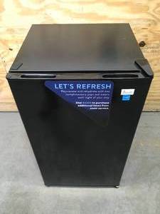 lot 193 image: Avanti 3.3 Cu.Ft Refrigerator with Chiller Compartment Model # RM3316B