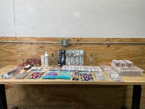 lot 200 image: Lot of Various Cosmetics Items