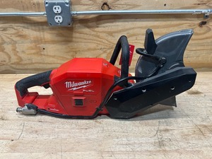 lot 22 image: MILWAUKEE M18 FUEL ONE-KEY 18V Lithium-Ion Brushless Cordless 9 in. Cut Off Saw (Tool-Only)
