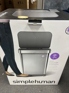 lot 32 image: Simple Human Step Can