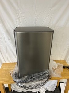 lot 33 image: Kohler Step Can