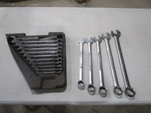 lot 17 image: Craftsman Wrenches 38 to 1 516
