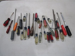 lot 27 image: Misc Screwdrivers