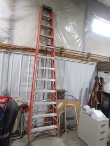 lot 66 image: Keller 12 Fiberglass Step Ladder