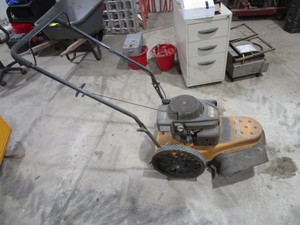 lot 68 image: Cub Cadet ST 100 Wheeled Trimmer