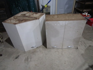 lot 87 image: Metal Cabinets