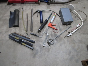 lot 116 image: Grease Gun, Suction Gun & Misc