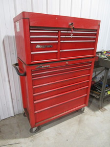 lot 9 image: Snap-On Tool Chest