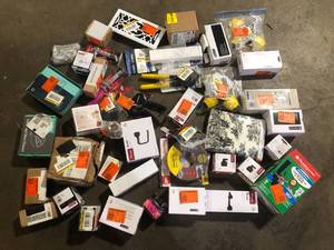 lot 12 image: Lot of Assorted Bathroom Items and Hardware Various Models and Conditions Customer Returns See Pictures