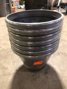 lot 3 image: 7 pieces of 17.5 in Planter Pots  Customer Returns See Pictures