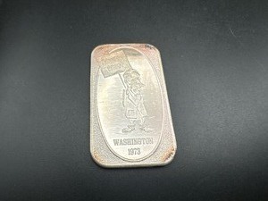 lot 86 image: 1973 Richard Nixon 1 Troy Ounce Silver Bar
