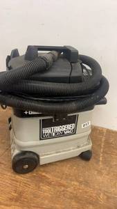 lot 17 image: Craftsman Tool Triggered WetDry Vacuum Cleaner