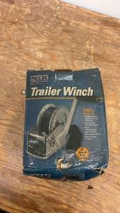 lot 25 image: Reese 1500 lb Capacity Trailer Winch