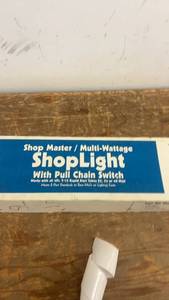 lot 26 image: Shop Master Multi-Wattage Shop Light with Pull Chain Switch