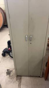 lot 32 image: Used Metal Storage Cabinet with Shelves