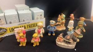 lot 45 image: Collection of Cherished Teddies Bear Figurines