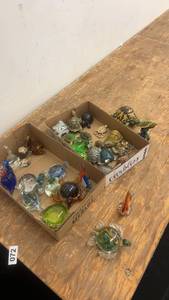 lot 103 image: Collection of Glass and Ceramic Turtle Figurines
