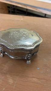 lot 108 image: Antique International Silver Co. Trinket Box with Red Velvet Lining