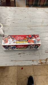 lot 125 image: 2016 Topps Baseball Complete Set