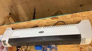 lot 138 image: Lasko Digital Control Electric Heater