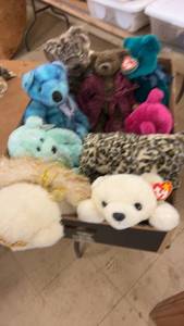 lot 179 image: Lot of 10 Assorted Plush Teddy Bears Including TY Beanie Babies